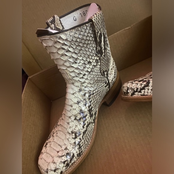 Cowtown womens python boots . Size 8B. - Picture 1 of 7